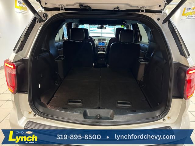 Used 2019 Ford Explorer XLT w/ Equipment Group 202A AWD/4WD image 23