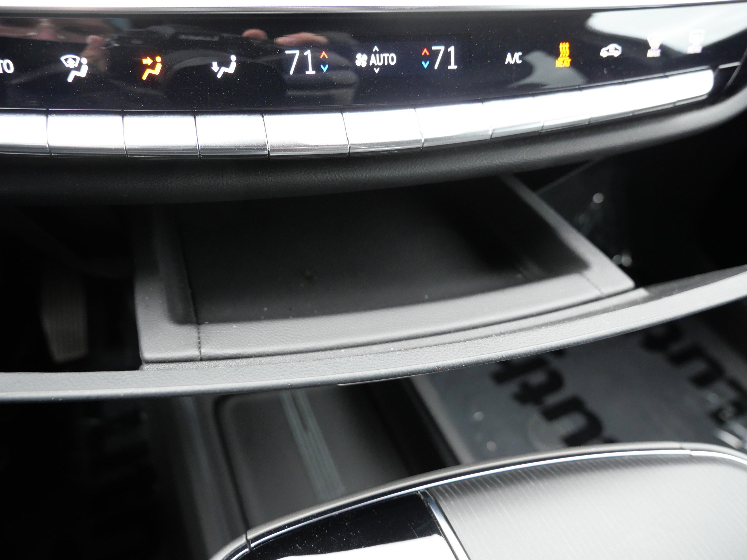 Certified 2024 Cadillac Lyriq Luxury w/ LPO, Floor Liner Package image 26