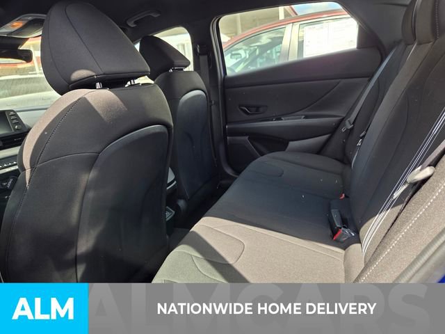 Used 2025 Hyundai Elantra Sport image 4