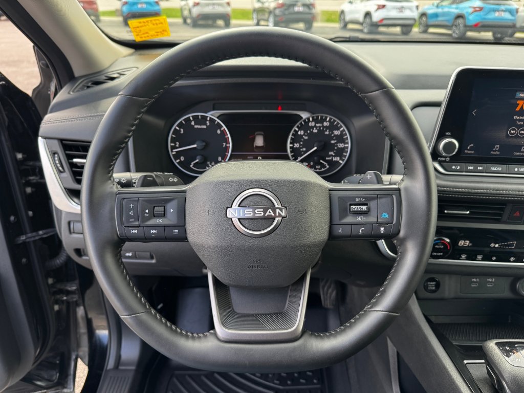 Used 2025 Nissan Rogue SV AWD/4WD image 13