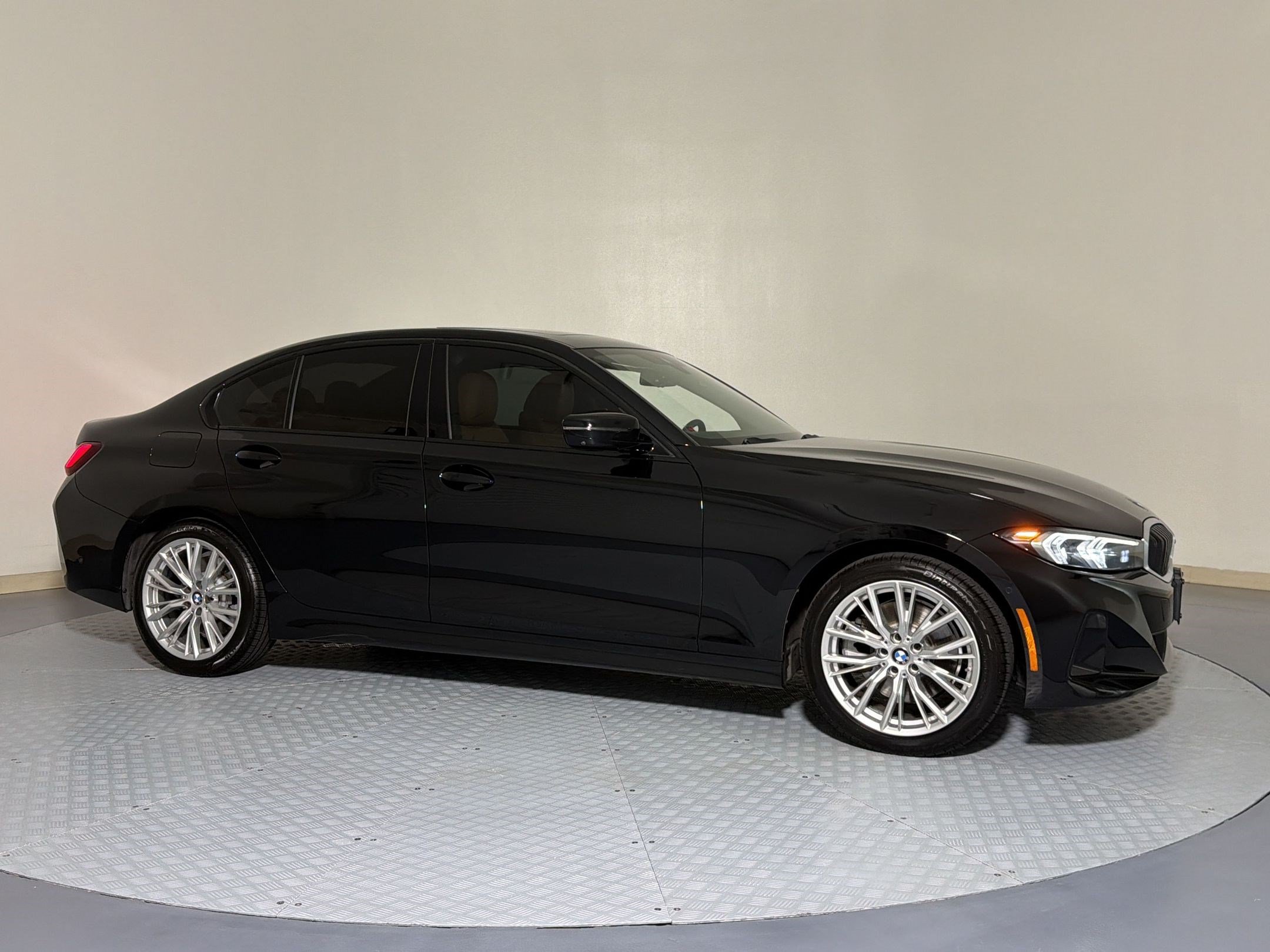 Certified 2023 BMW 330i Sedan w/ Parking Assistance Package RWD image 7