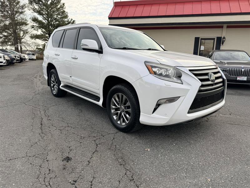 Used 2017 Lexus GX 460 Luxury image 3