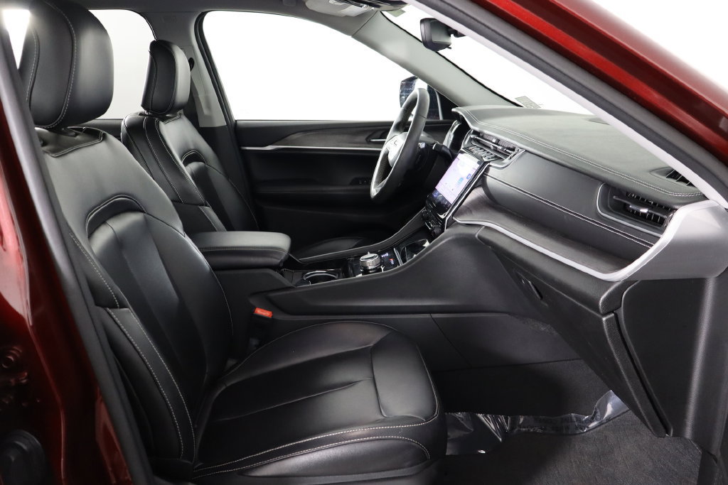 Used 2023 Jeep Grand Cherokee Limited AWD/4WD image 18