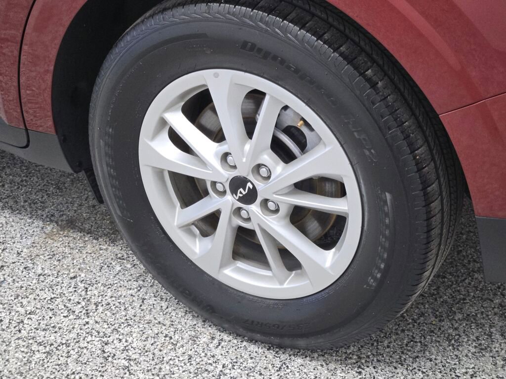 Used 2024 Kia Carnival LX image 18