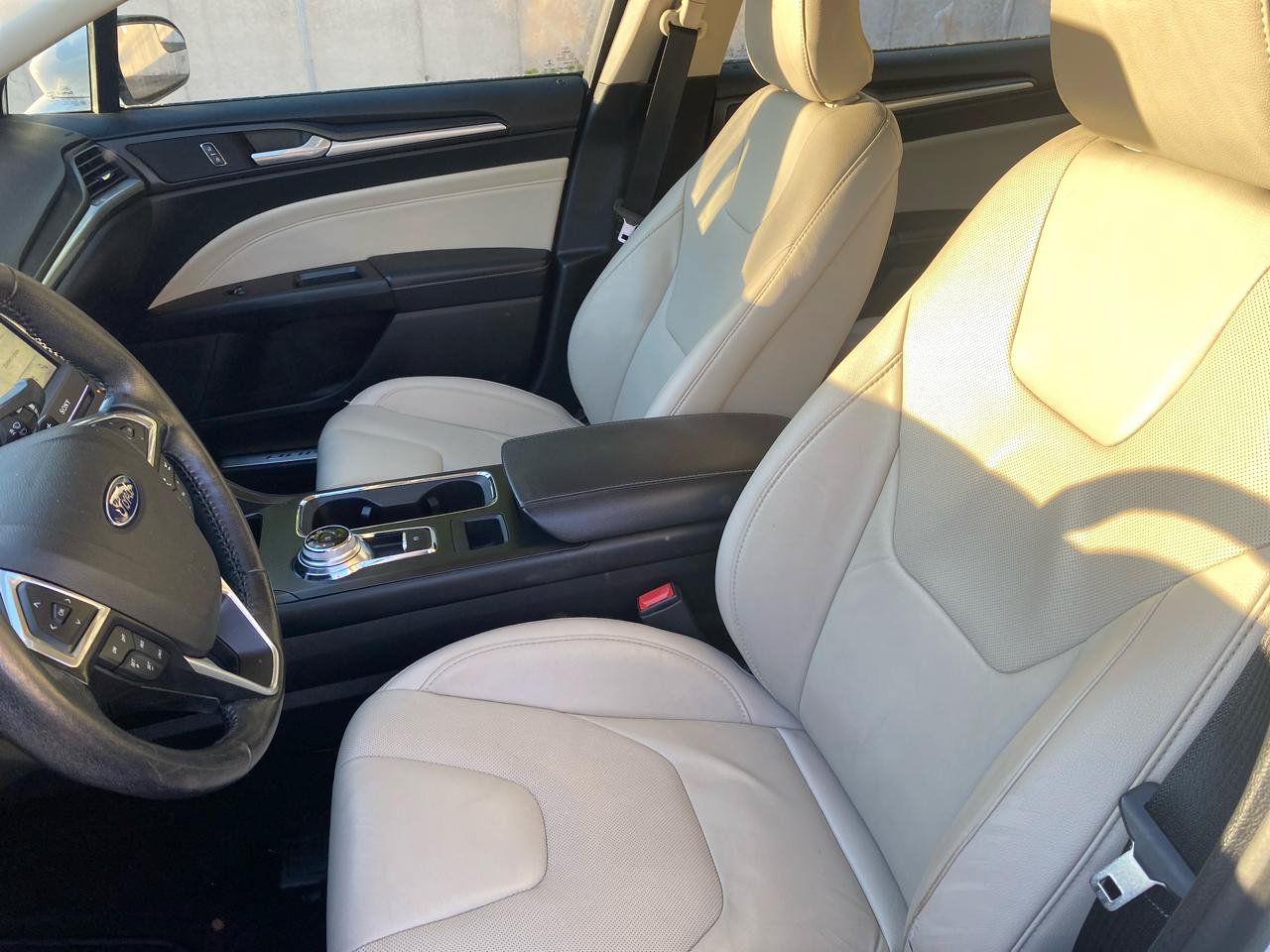 Used 2017 Ford Fusion Titanium FWD image 7