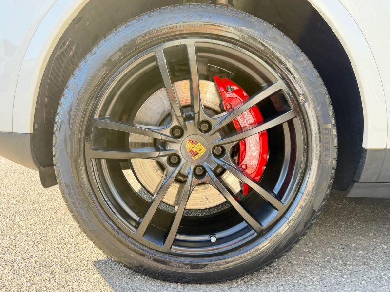 Used 2021 Porsche Cayenne Coupe AWD/4WD image 36