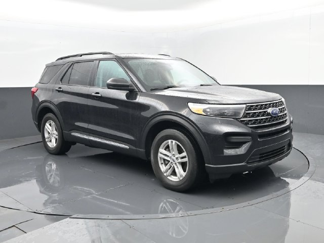 Used 2021 Ford Explorer XLT w/ Class III Trailer Tow Package AWD/4WD image 3
