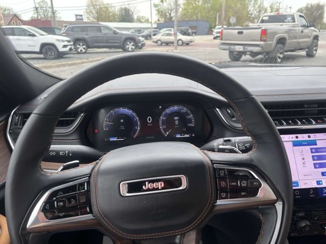 Used 2024 Jeep Grand Cherokee L Summit w/ High Altitude Package AWD/4WD image 15