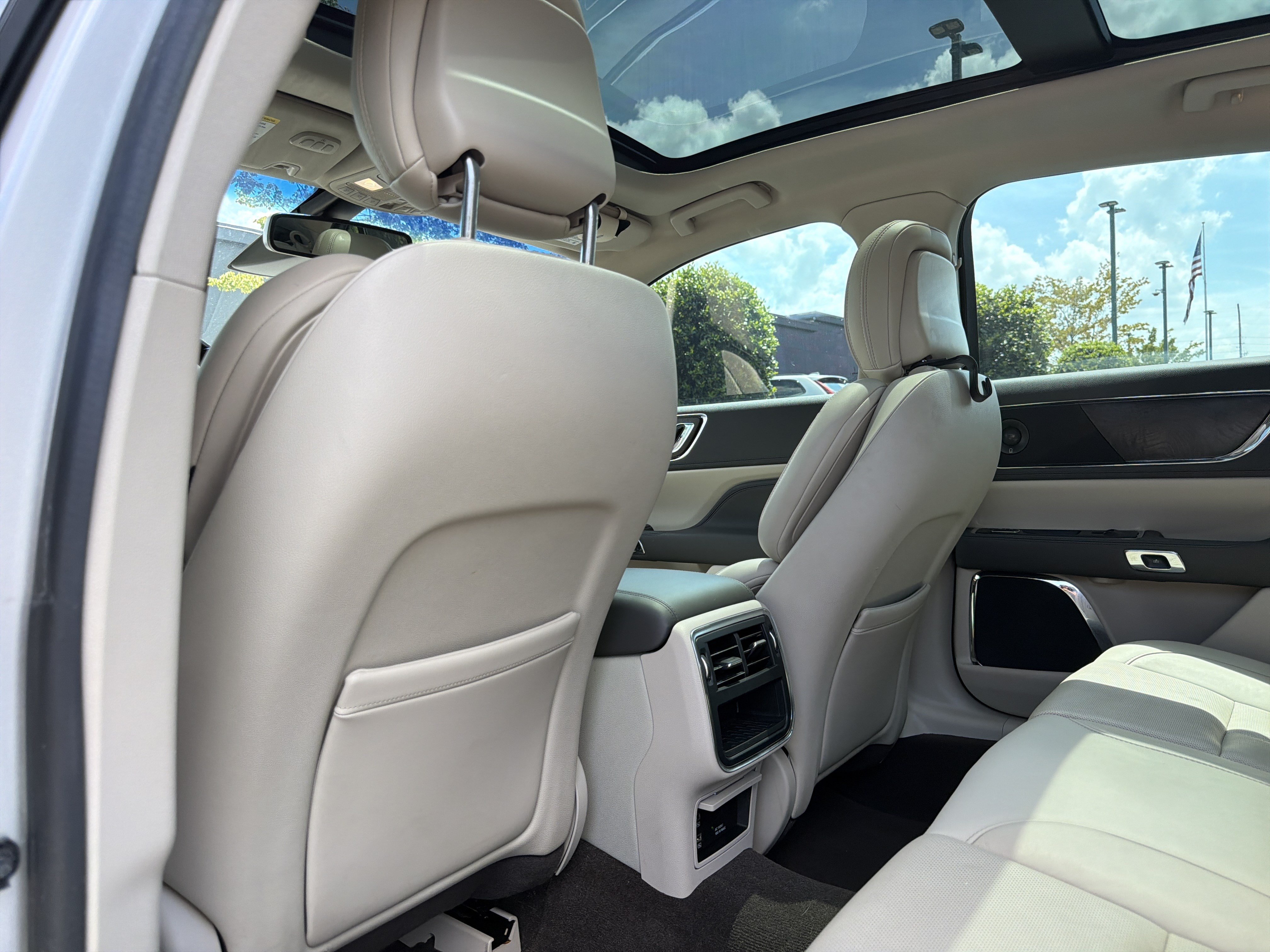 Used 2019 Lincoln Continental Select FWD image 44