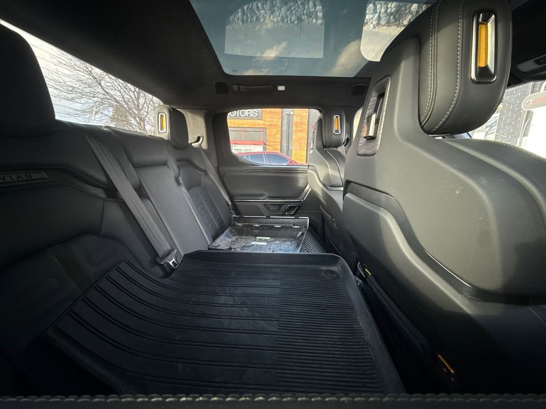 Used 2022 Rivian R1T Adventure image 4