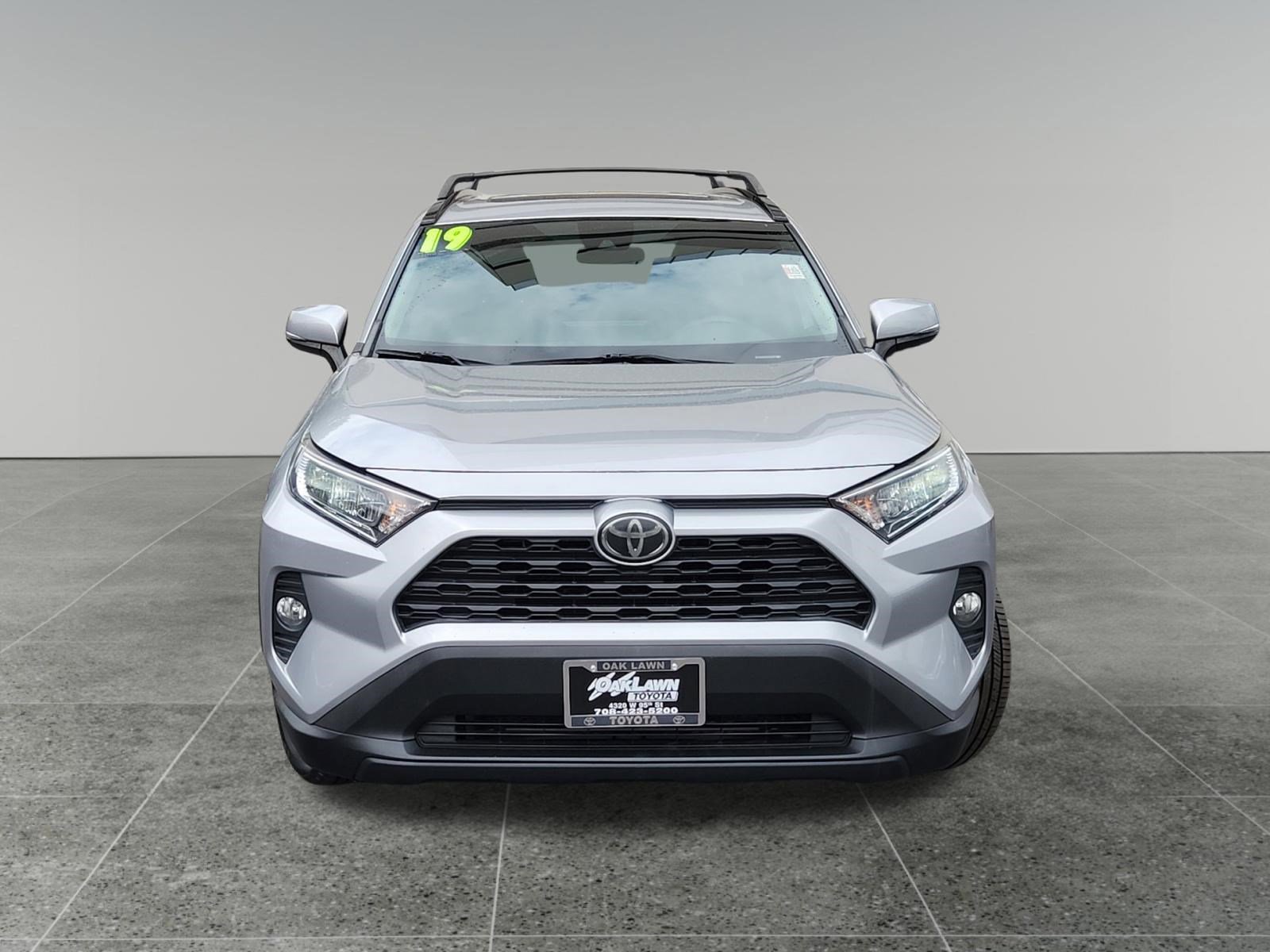 Used 2019 Toyota RAV4 XLE w/ Convenience Package AWD/4WD image 2
