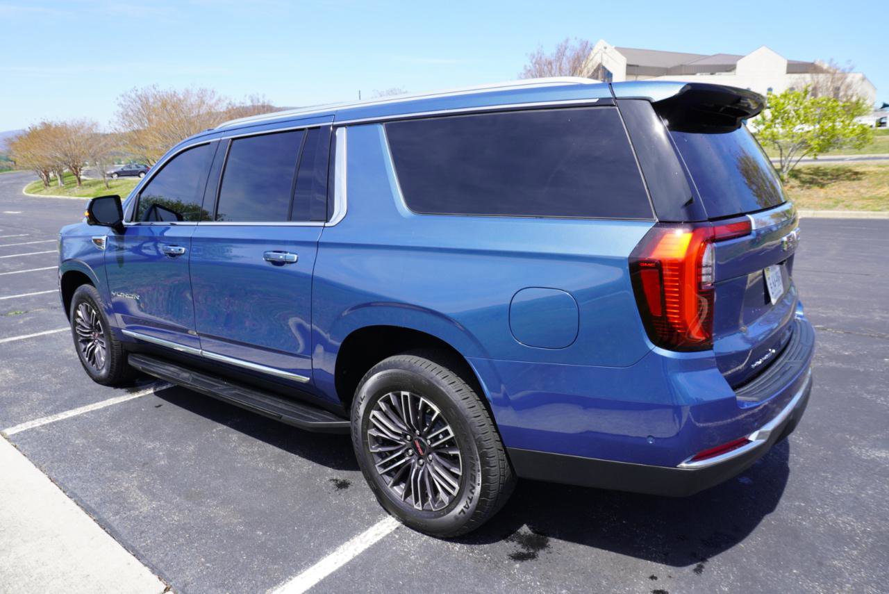 Used 2026 GMC Yukon XL Elevation w/ Elevation Premium Package AWD/4WD image 10