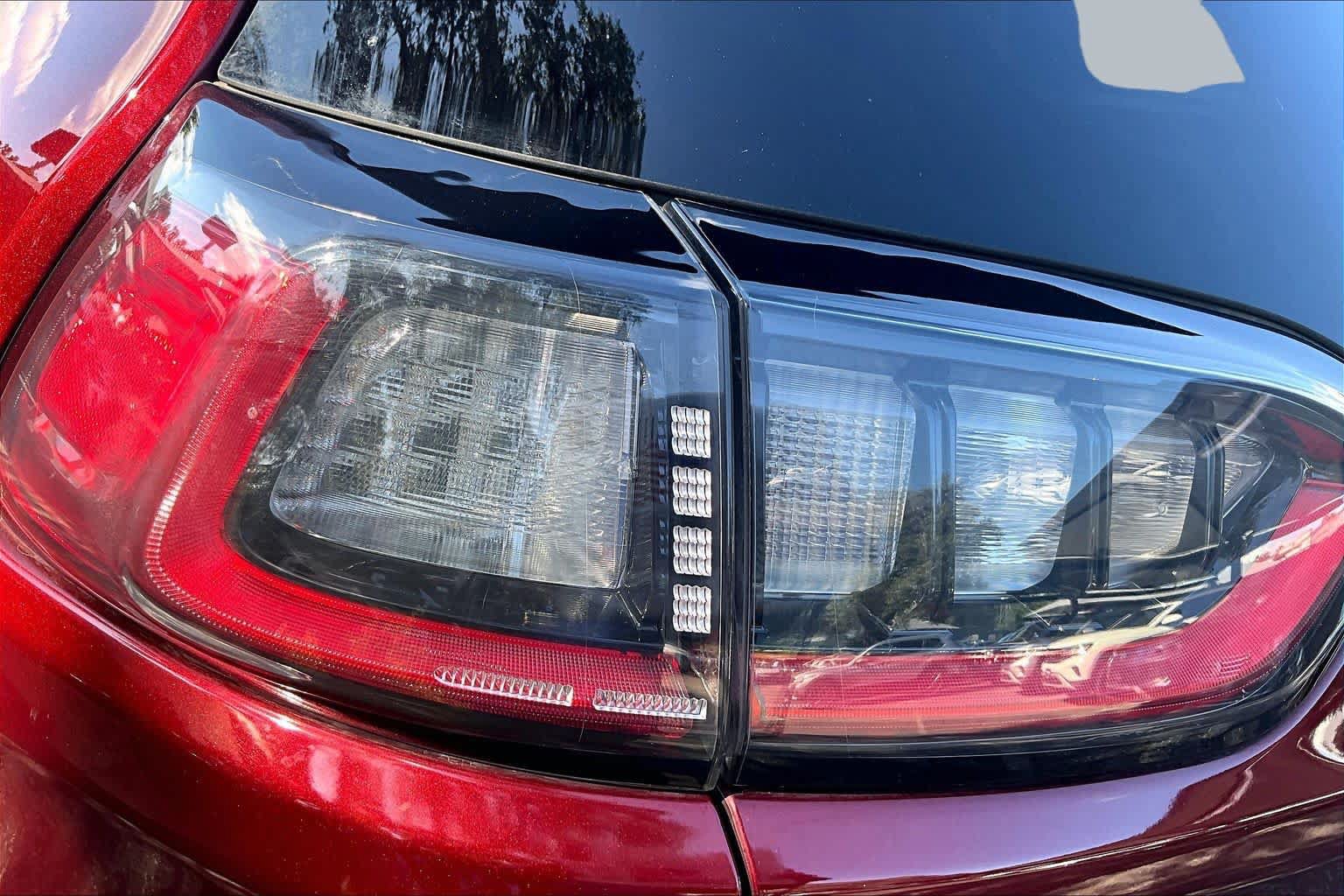Used 2019 Jeep Cherokee Latitude Plus FWD image 29