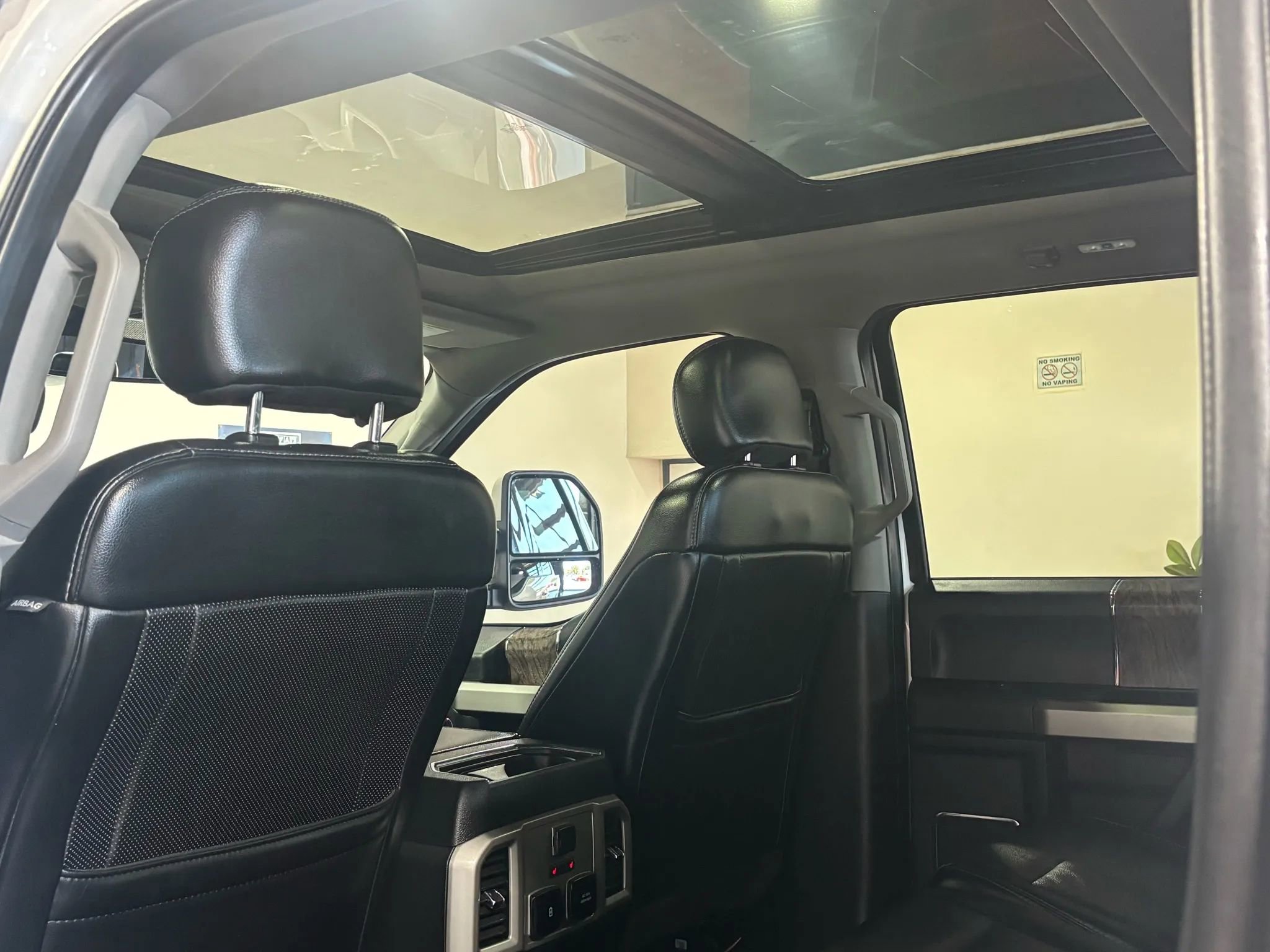 Used 2019 Ford F350 Lariat w/ Lariat Ultimate Package image 13