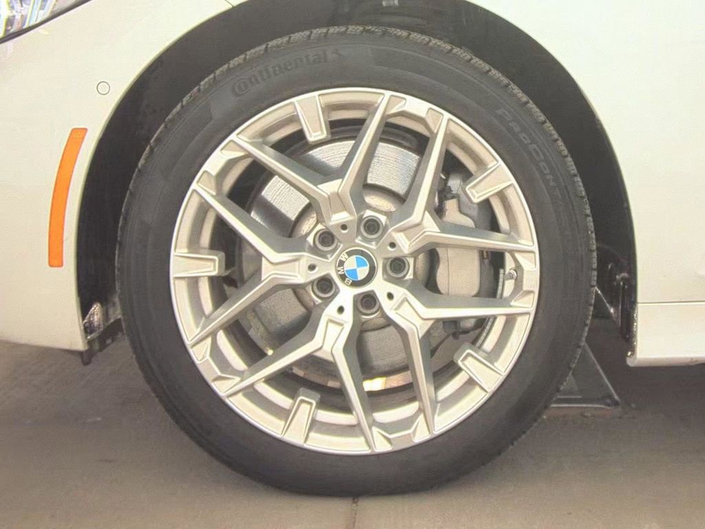 Used 2025 BMW 330i xDrive Sedan w/ Premium Package AWD/4WD image 10