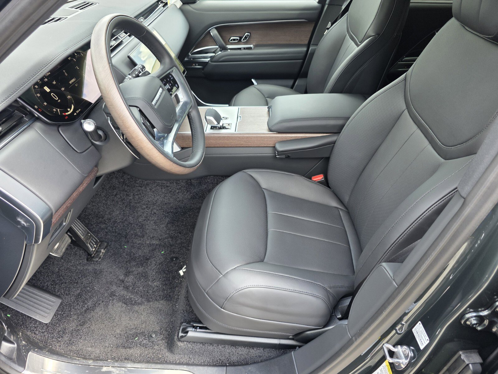 New 2026 Land Rover Range Rover Long Wheelbase SE AWD/4WD image 10