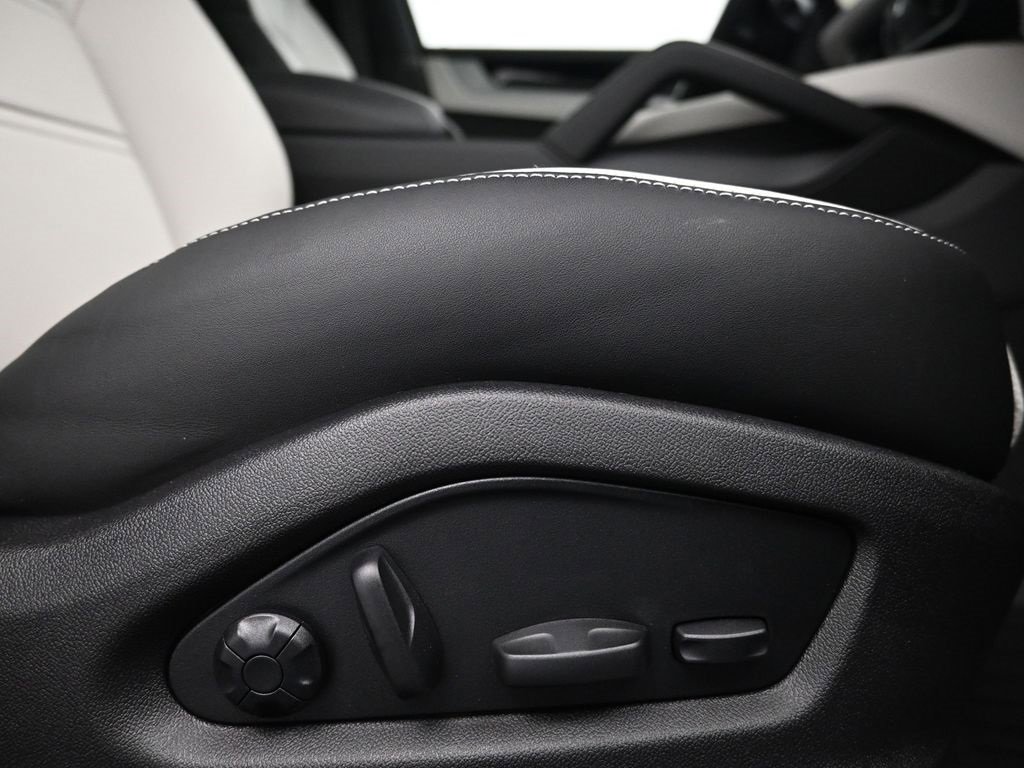 New 2026 Porsche Cayenne E-Hybrid Coupe image 15