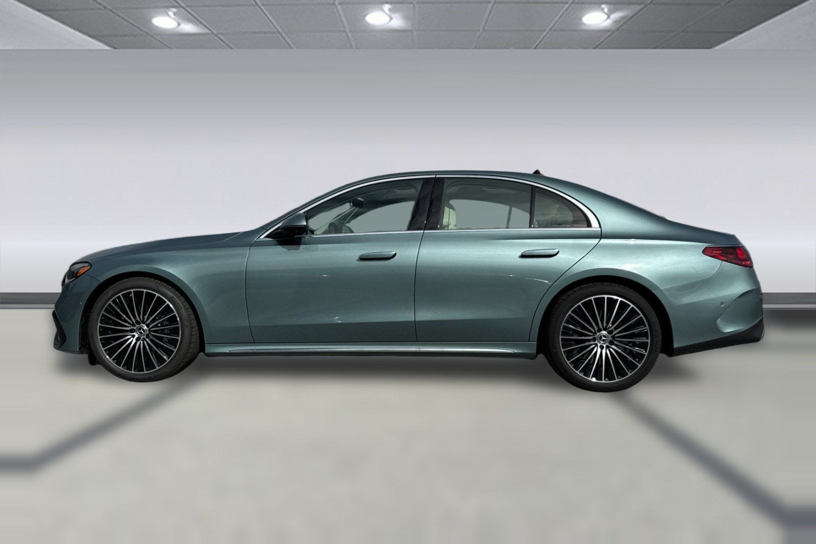 New 2027 Mercedes-Benz E 450 4MATIC Sedan image 2