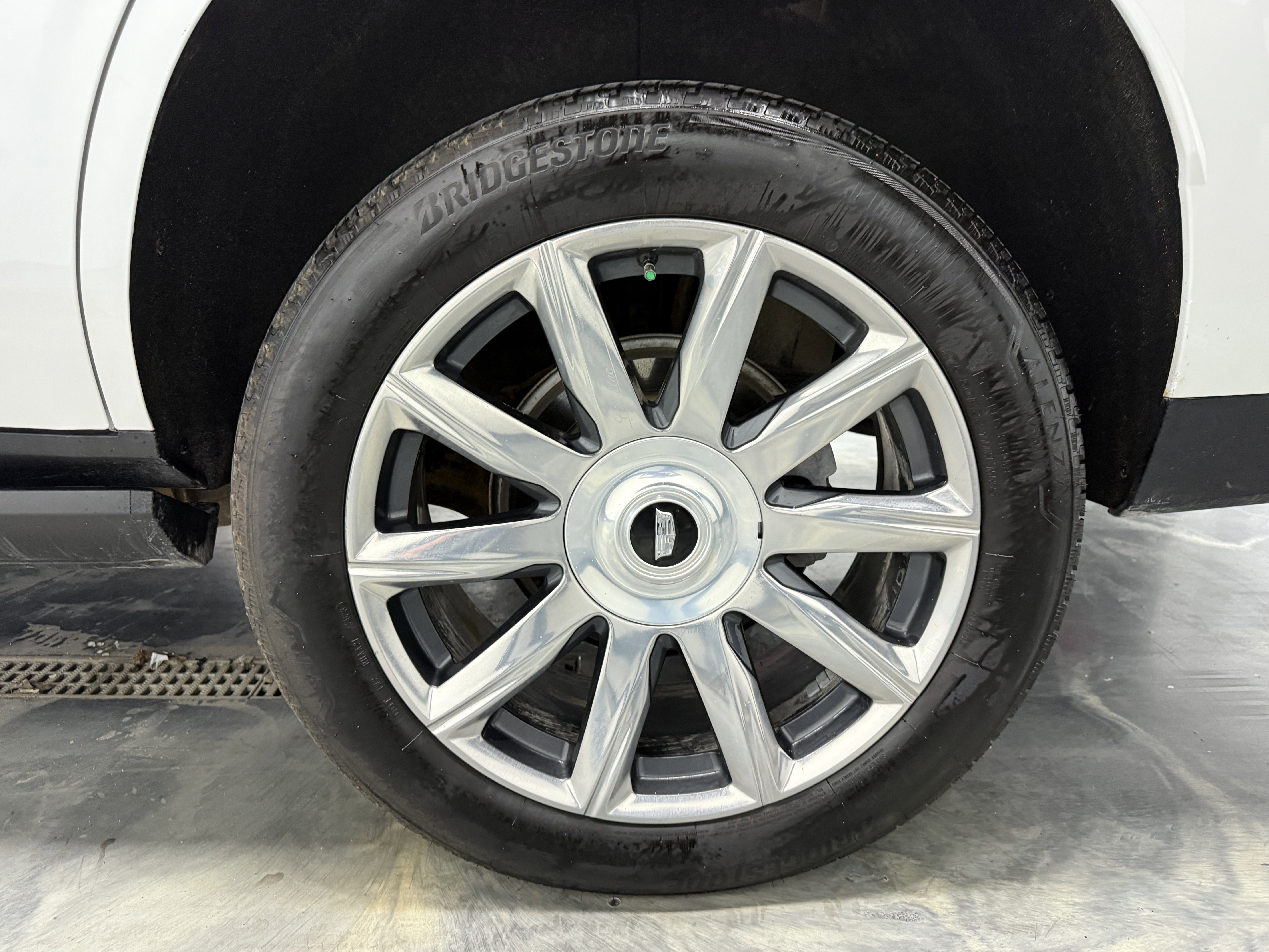 Used 2023 Cadillac Escalade Premium Luxury Platinum AWD/4WD image 35