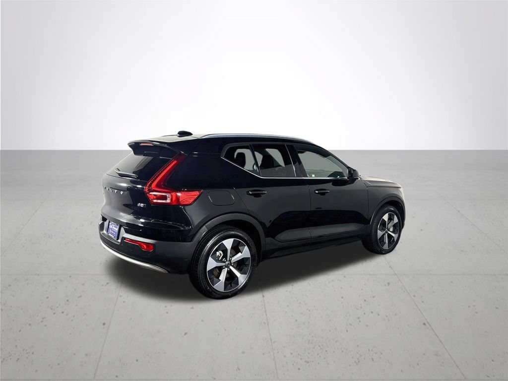 Used 2024 Volvo XC40 B5 Core AWD/4WD image 6