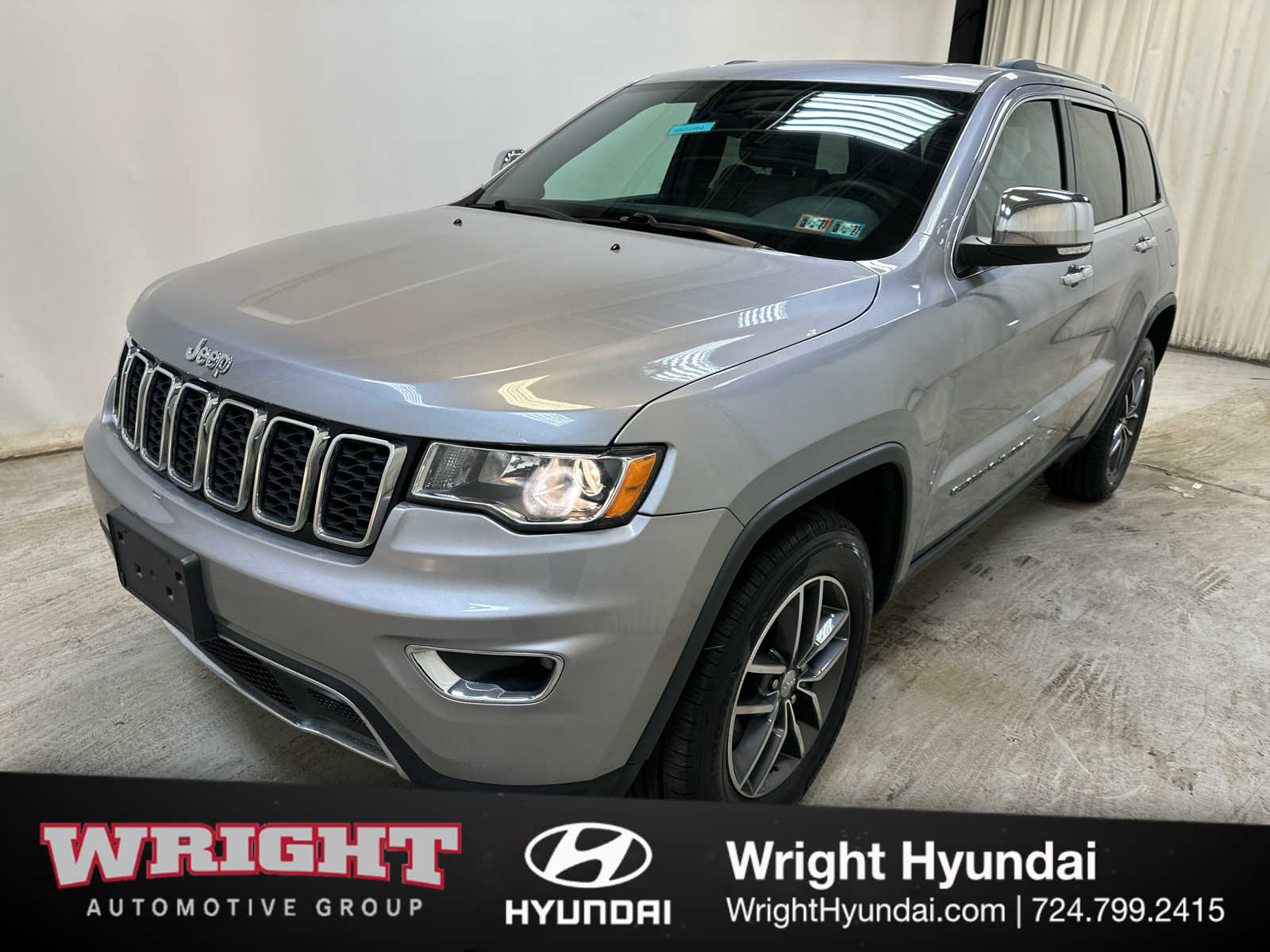 Used 2018 Jeep Grand Cherokee Limited image 3