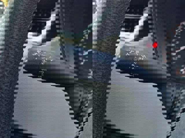 Used 2022 Toyota Corolla LE image 28