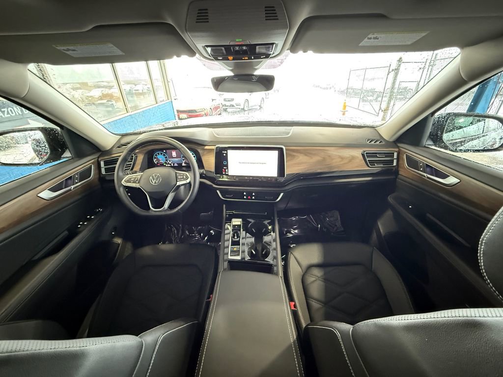 Used 2025 Volkswagen Atlas SE w/ Panoramic Sunroof Package image 20