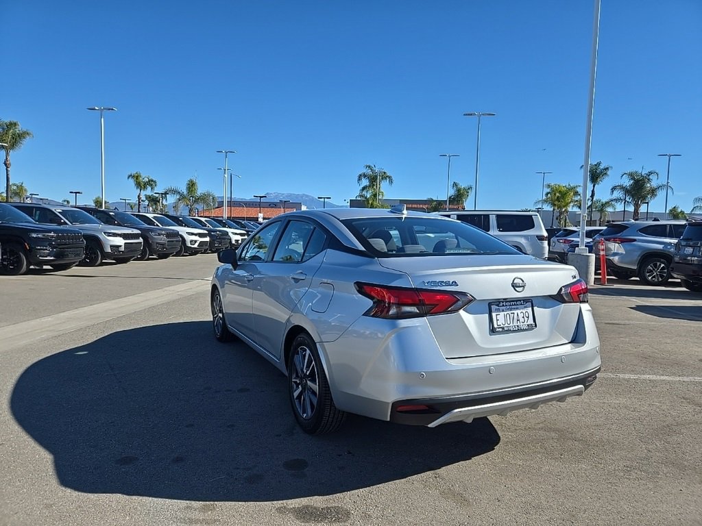 Used 2023 Nissan Versa SV image 10