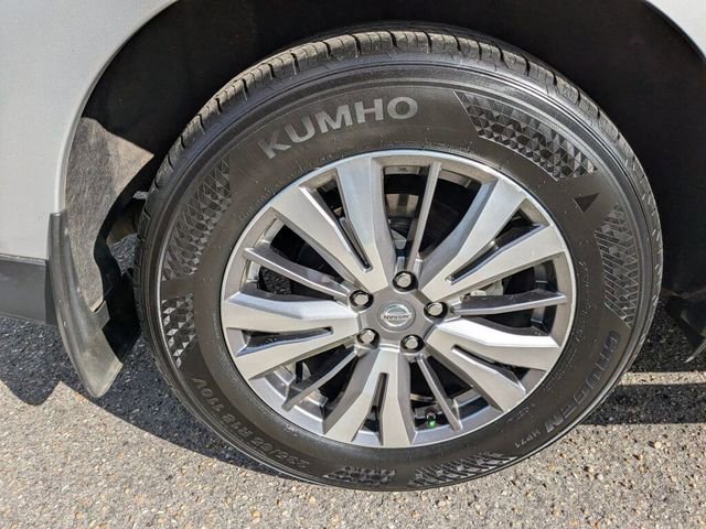 Used 2018 Nissan Pathfinder S image 12