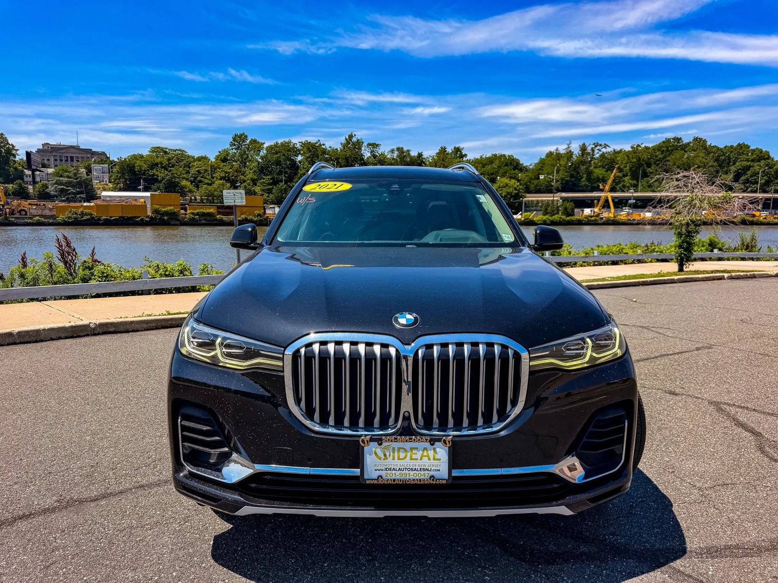 Used 2021 BMW X7 xDrive40i w/ Premium Package AWD/4WD image 3