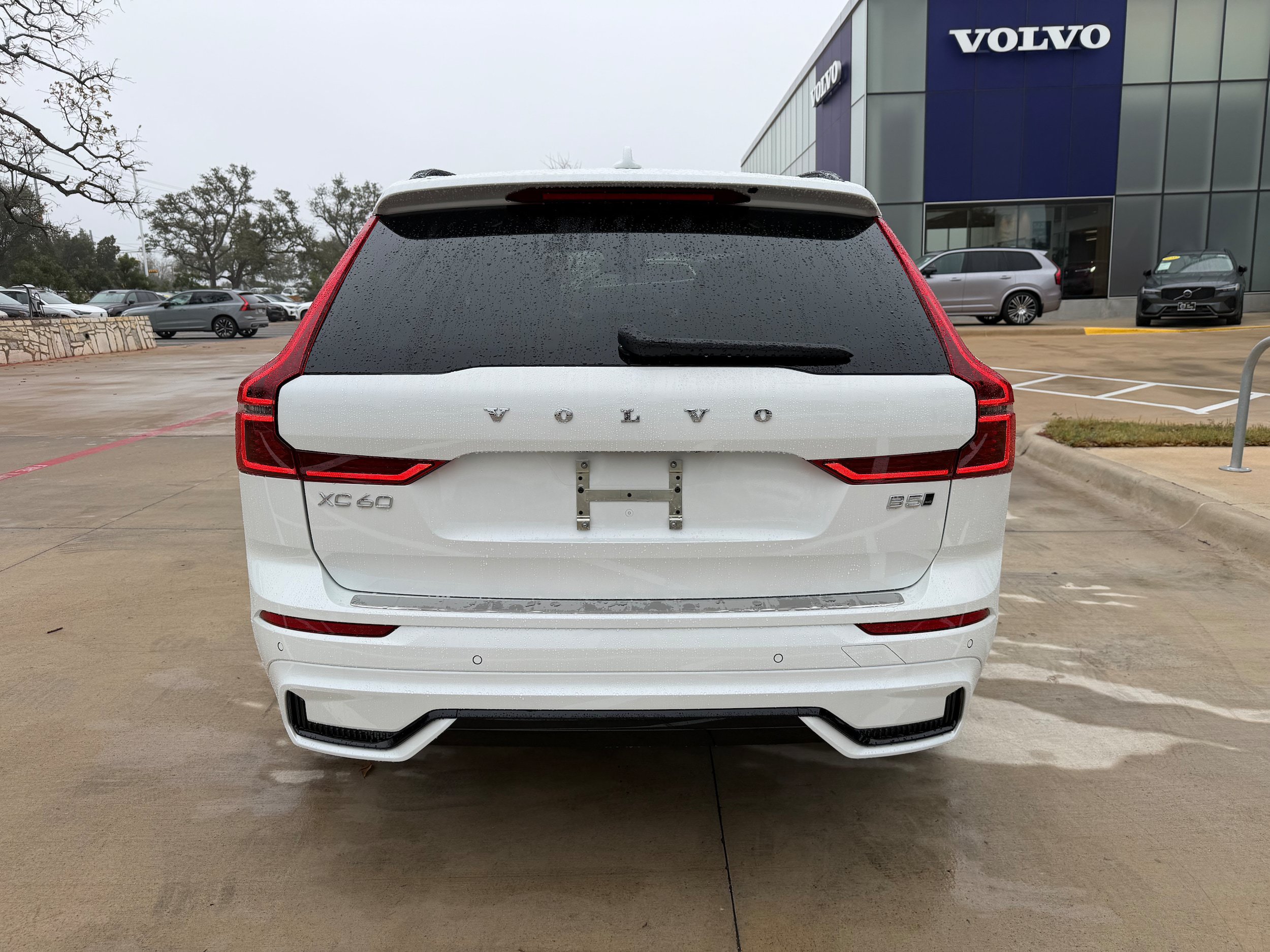 New 2026 Volvo XC60 B5 Plus w/ Protection Package Premier AWD/4WD image 5