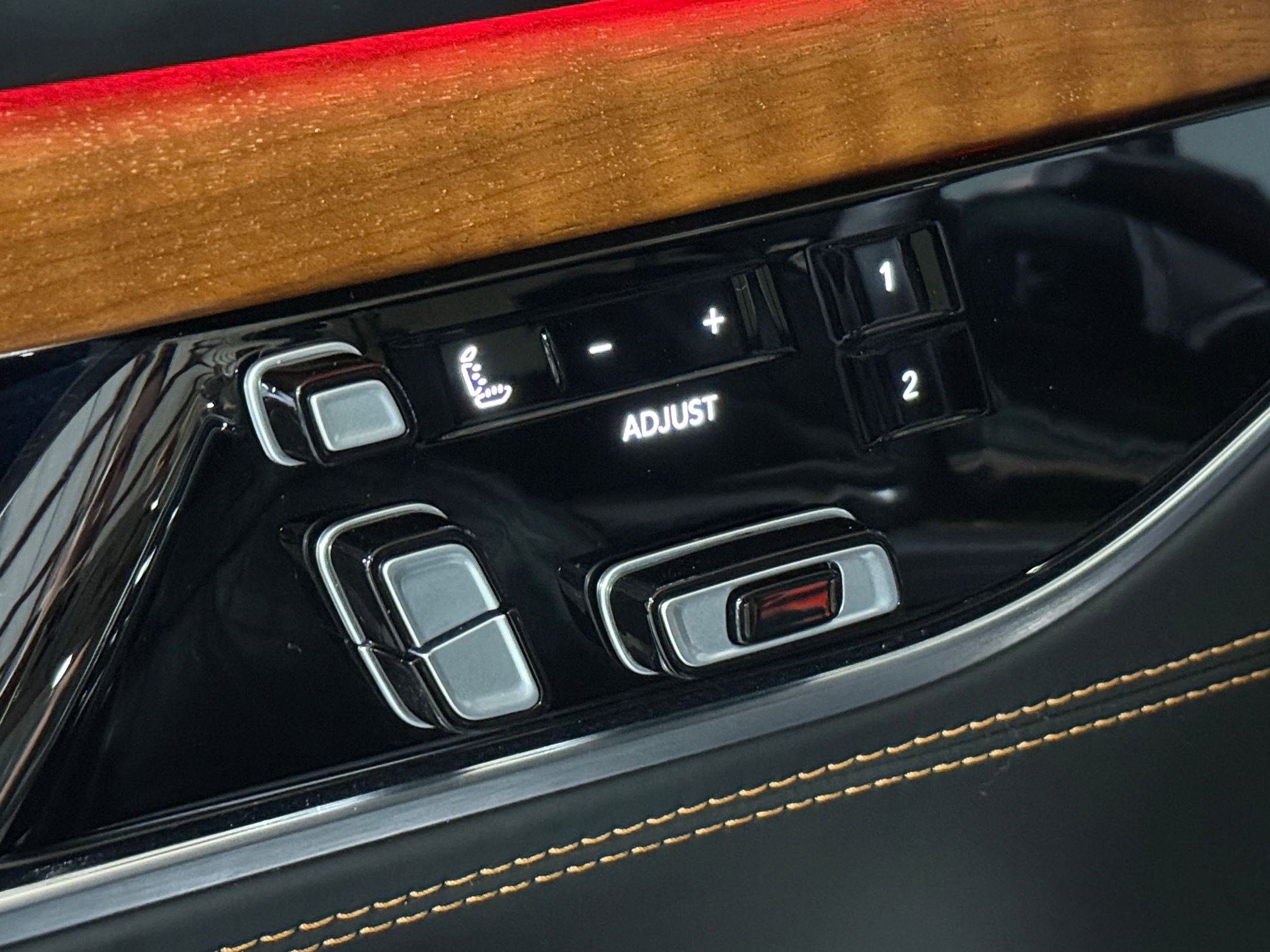 Used 2024 Jeep Grand Wagoneer Series III w/ HD Trailer Tow Package image 22