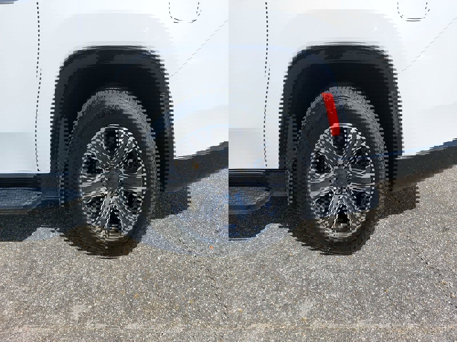 Used 2023 Jeep Wagoneer L Series II image 35