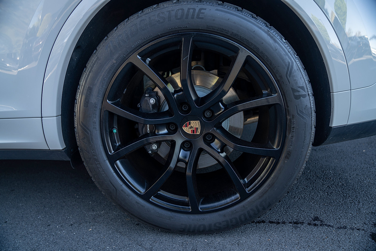 Certified 2025 Porsche Cayenne E-Hybrid AWD/4WD image 25