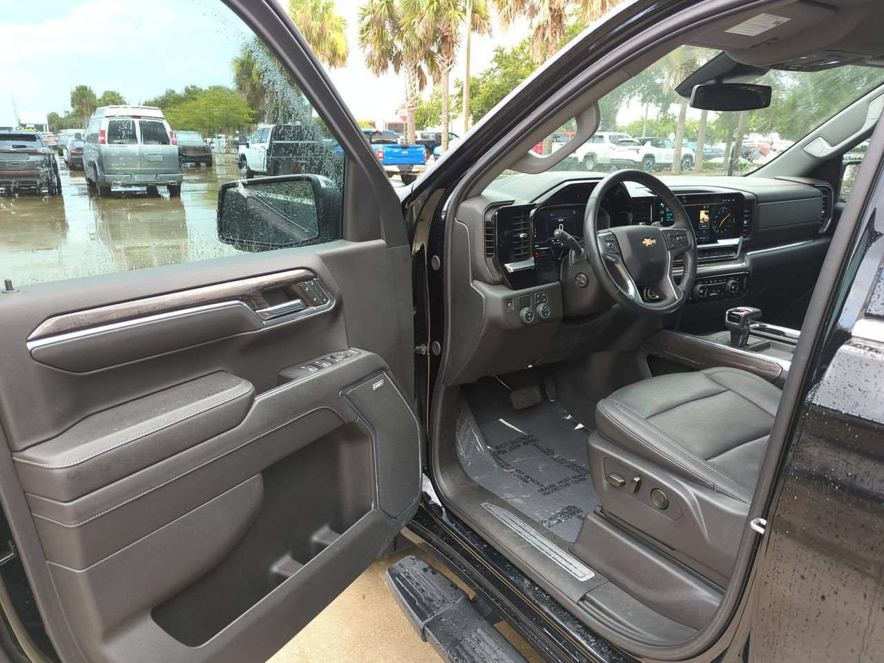 Certified 2024 Chevrolet Silverado 1500 LTZ w/ LTZ Convenience Package II RWD image 8