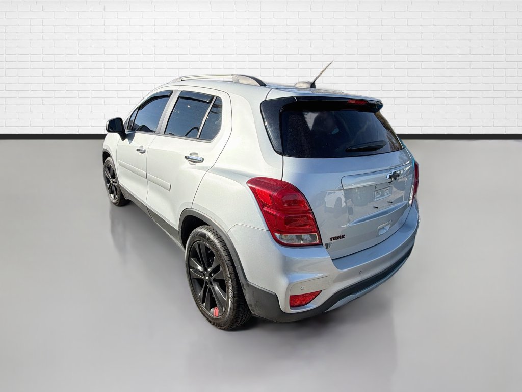 Used 2019 Chevrolet Trax LT w/ Sun & Sound Package FWD image 7