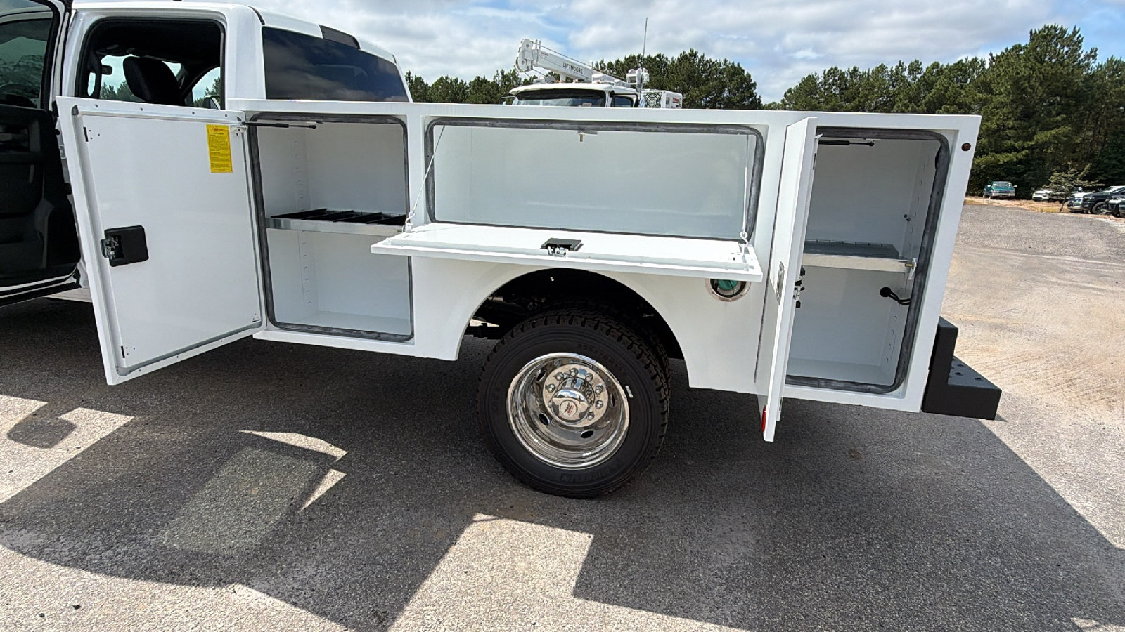 New 2026 RAM 5500 Tradesman AWD/4WD image 13