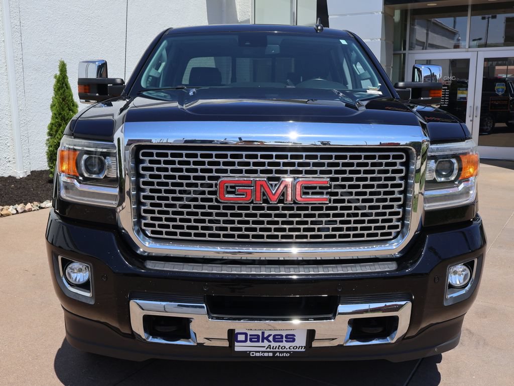 Used 2015 GMC Sierra 2500 Denali w/ Duramax Plus Package AWD/4WD image 2