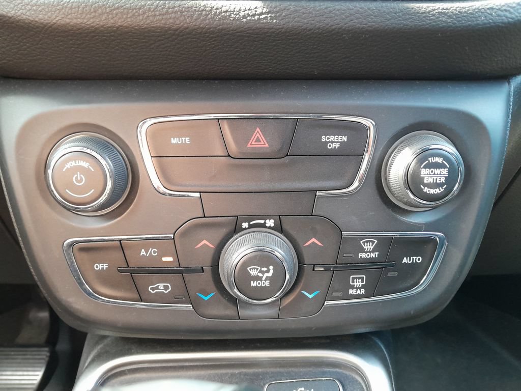 Used 2019 Jeep Compass Latitude w/ Popular Equipment Group AWD/4WD image 24