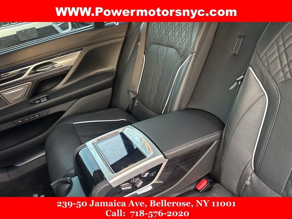 Used 2020 BMW 750i xDrive w/ Executive Package image 28