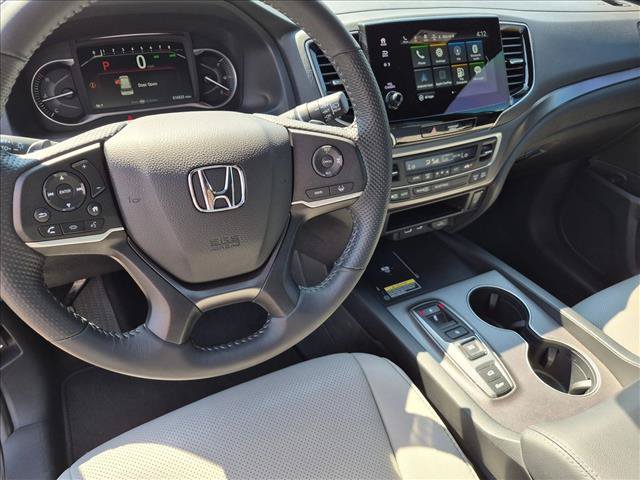 Certified 2025 Honda Passport EX-L image 10