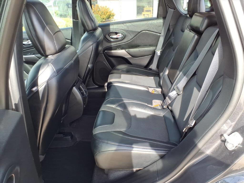 Used 2022 Jeep Cherokee Limited image 24