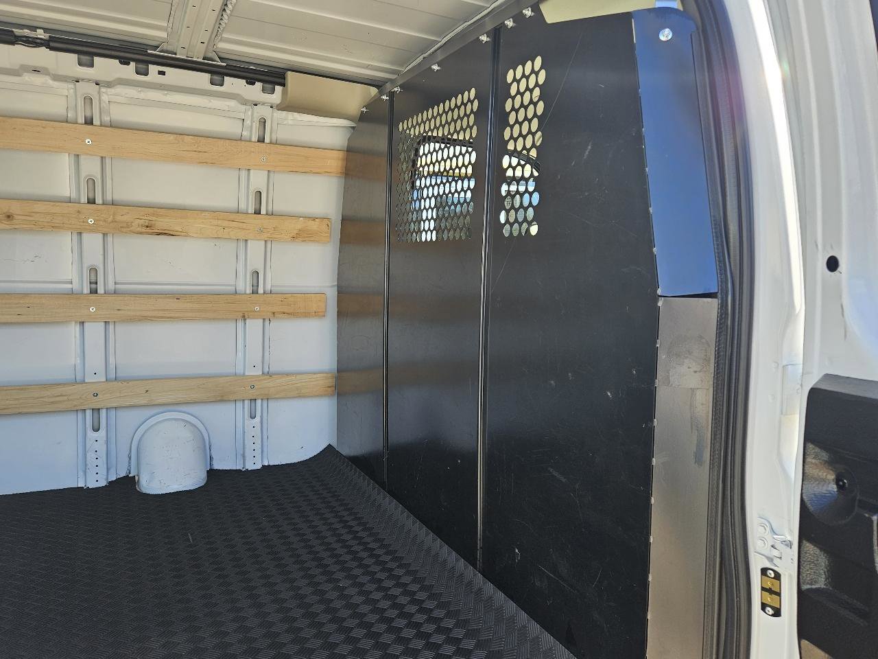 Used 2024 Chevrolet Express 2500 w/ Driver Convenience Package image 8