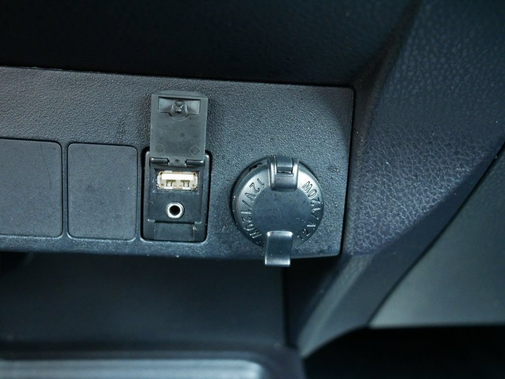 Used 2013 Toyota RAV4 Limited AWD/4WD image 22