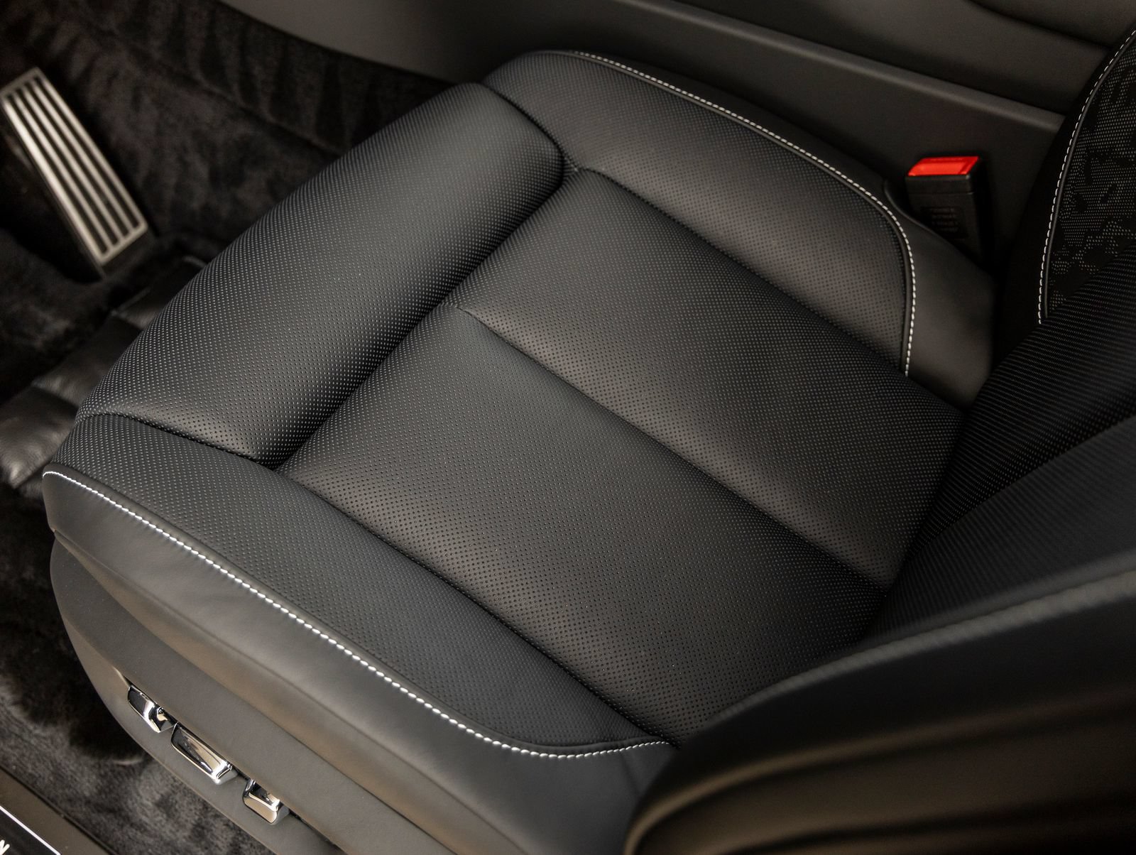 New 2027 Rolls-Royce Cullinan Black Badge AWD/4WD image 24