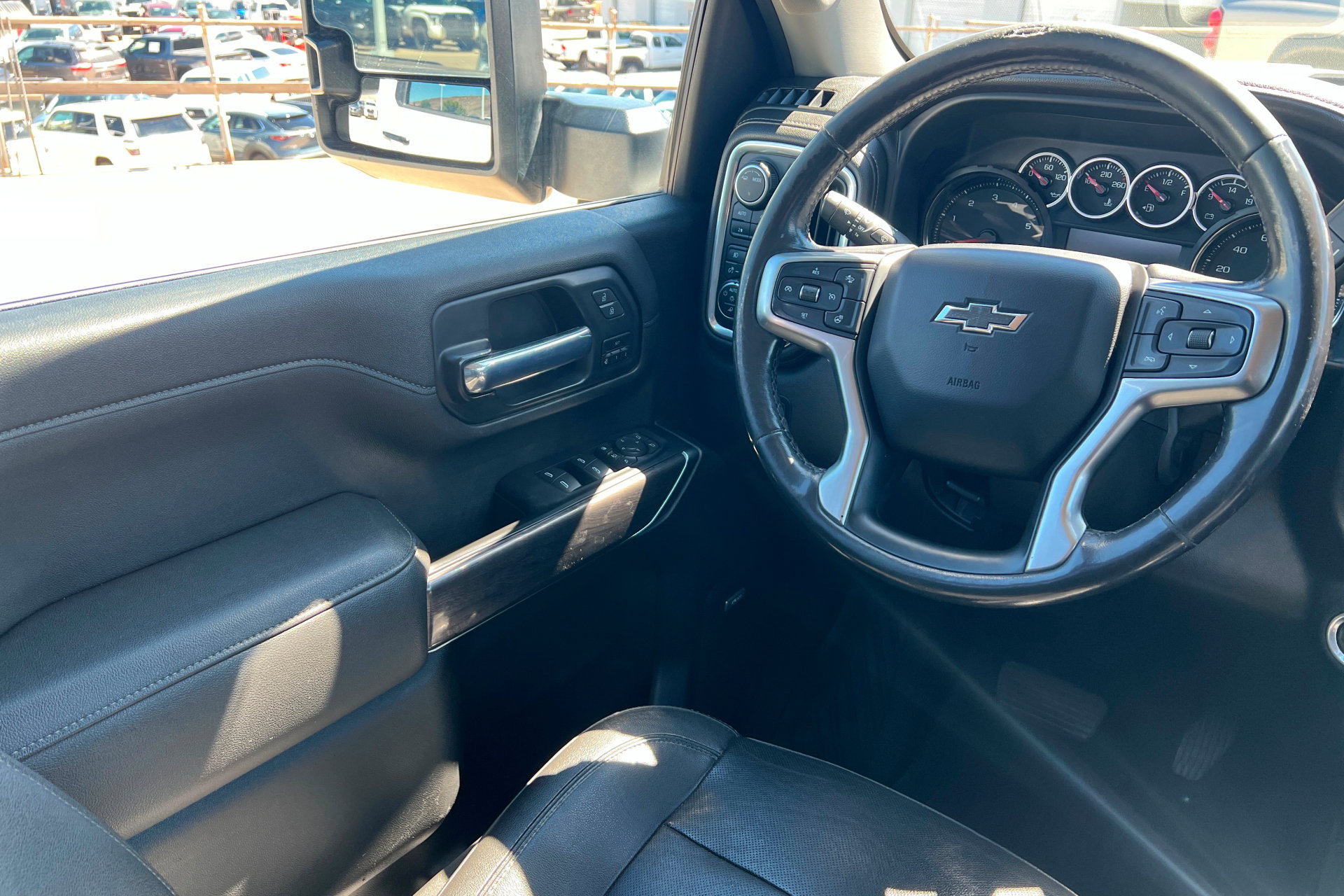 Used 2022 Chevrolet Silverado 2500 LTZ w/ LTZ Plus Package AWD/4WD image 12
