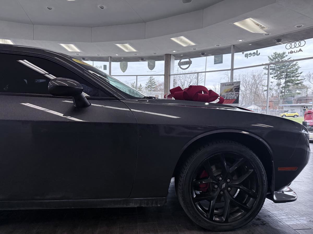 Used 2021 Dodge Challenger SXT w/ Blacktop Package image 8