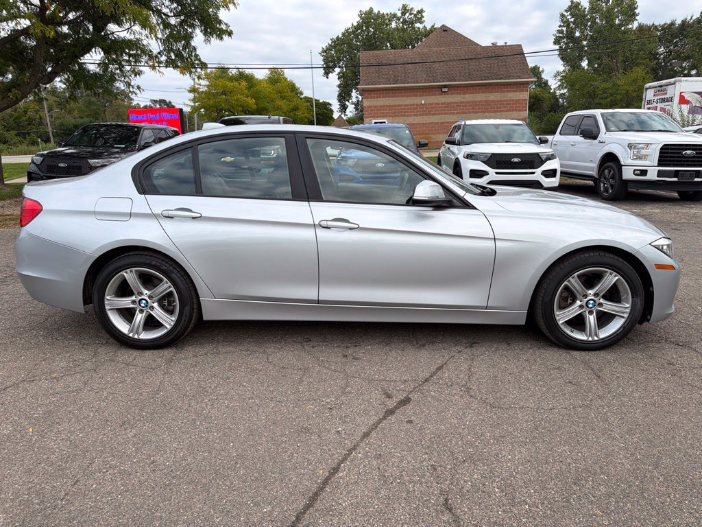 Used 2015 BMW 328i xDrive Sedan AWD/4WD image 4