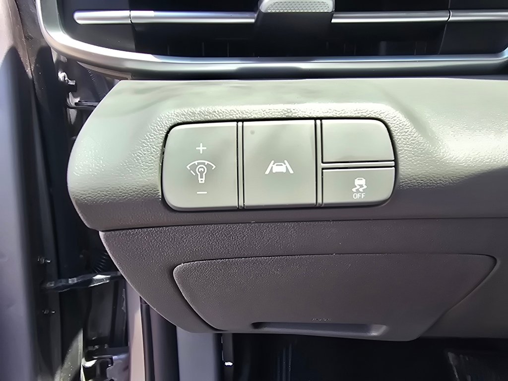 Used 2023 Hyundai Elantra SEL w/ Convenience Package FWD image 18
