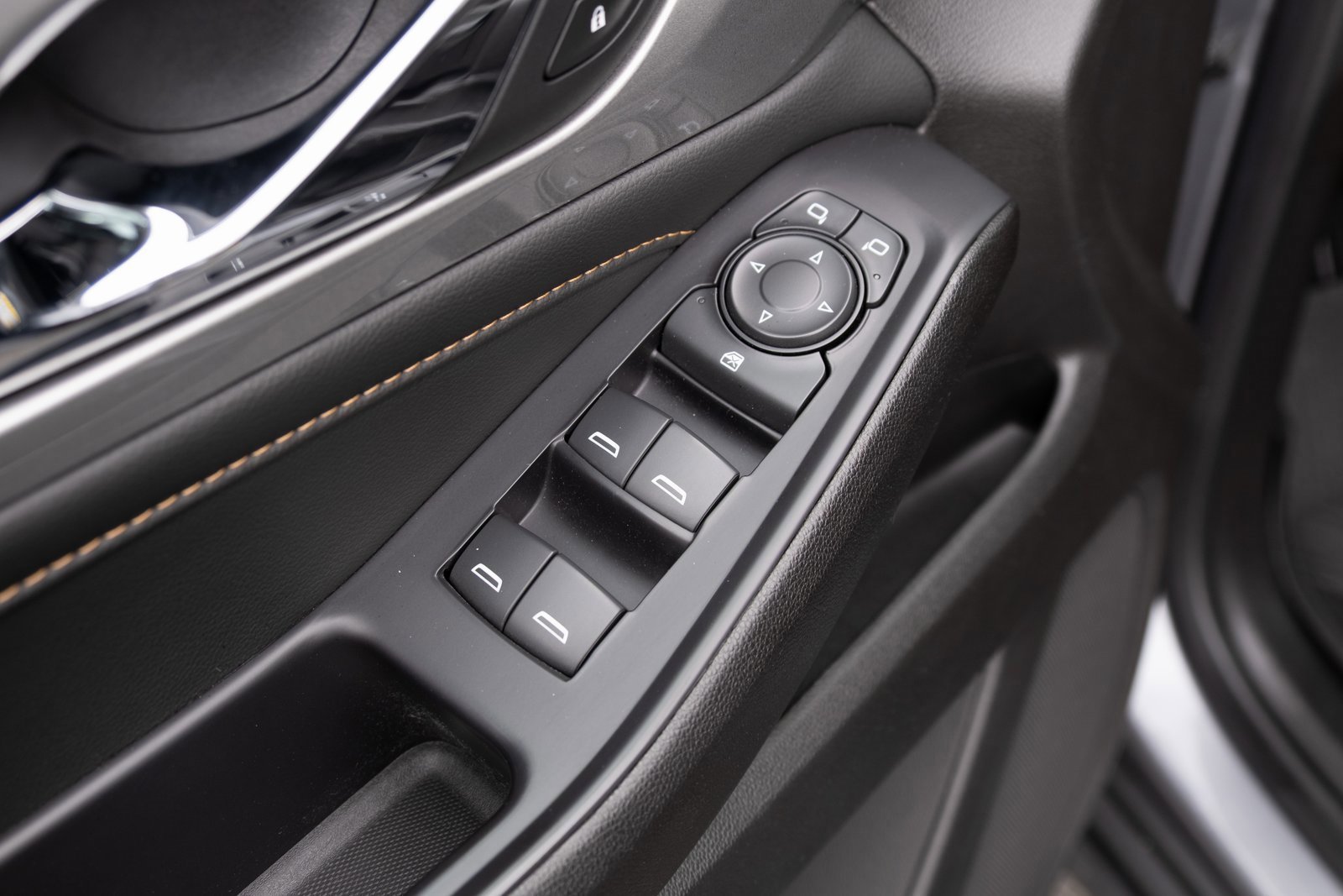 Used 2021 Chevrolet Traverse LS image 14